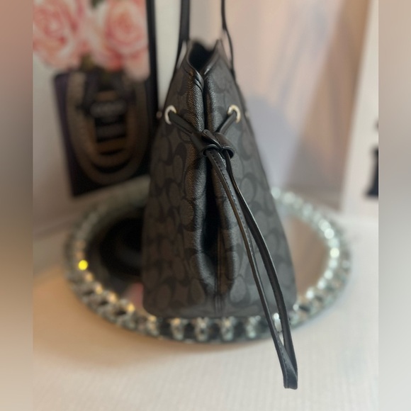 Coach F57842 Signature Drawstring Carryall Shoulder Bag - Picture 13 of 15